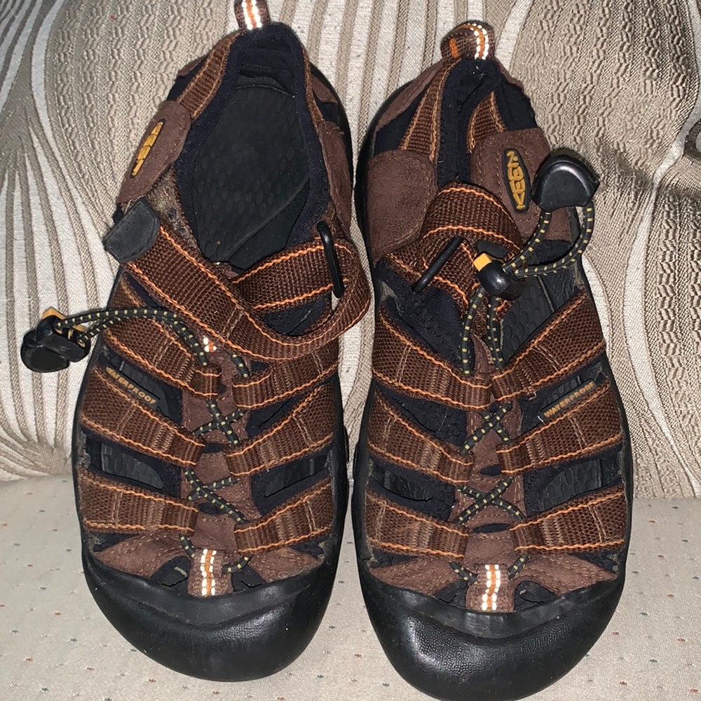 Kids Keen sandals